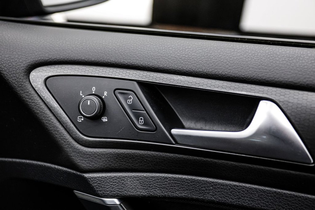 Used Volkswagen Golf 2019 for sale - 76883507: Photo 31