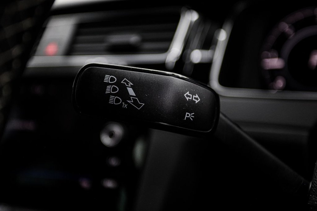 Used Volkswagen Golf 2019 for sale - 76883507: Photo 37