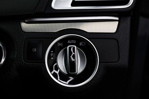 Used Mercedes-Benz E Class 2014 for sale - 76317160: Photo 36