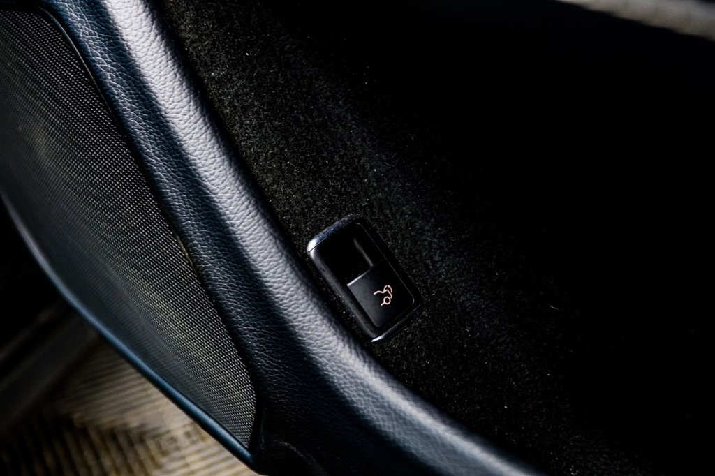 Used Mercedes-Benz C Class 2015 for sale - 77394544: Photo 32