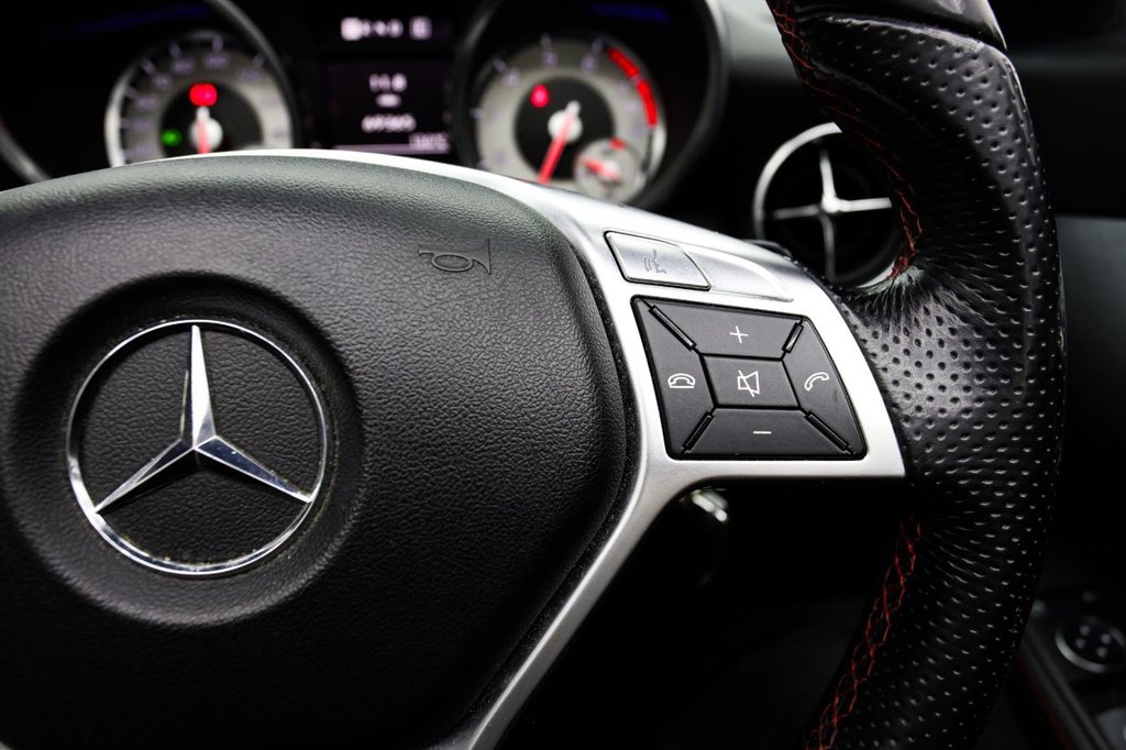 Used Mercedes-Benz SLK 2012 for sale - 76527233: Photo 33