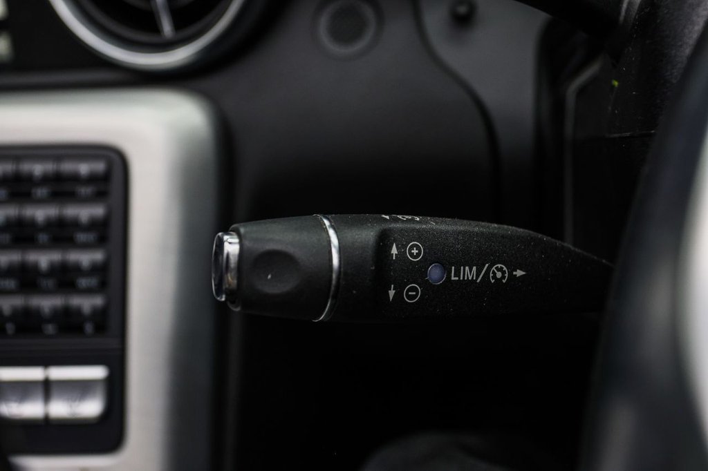 Used Mercedes-Benz SLK 2012 for sale - 76527233: Photo 35