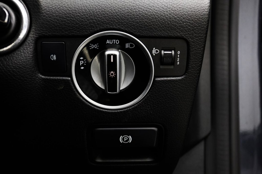 Used Mercedes-Benz SLK 2012 for sale - 76527233: Photo 46