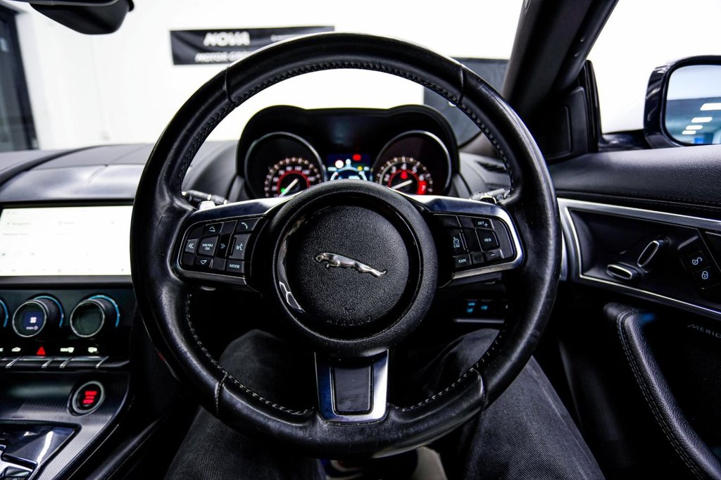 Used Jaguar F-Type 2019 for sale - 77583573: Photo 34