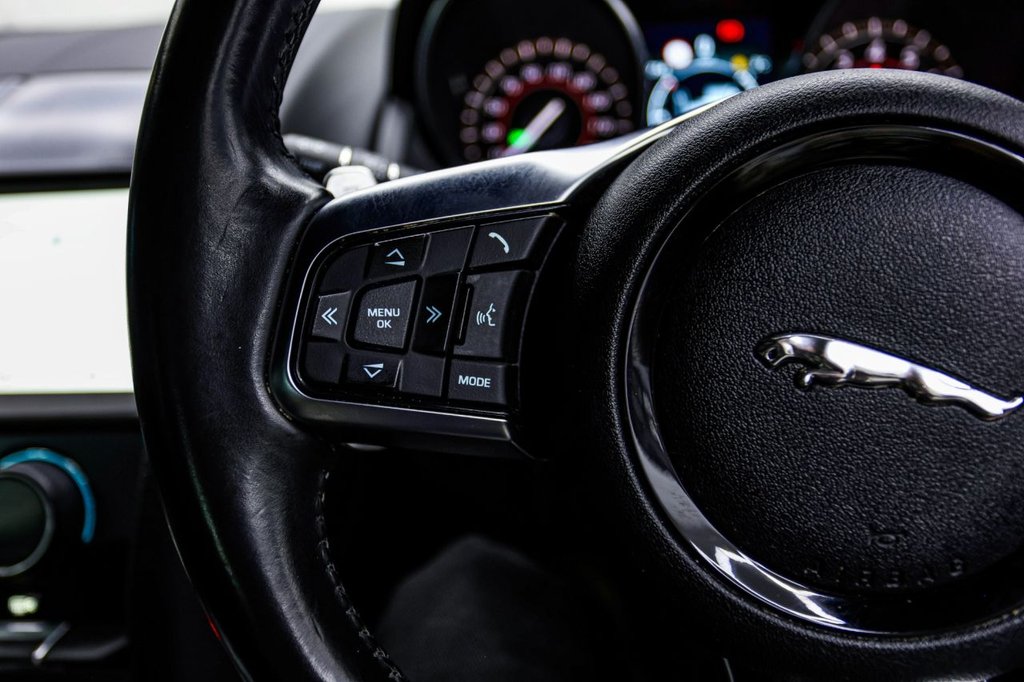 Used Jaguar F-Type 2019 for sale - 77583573: Photo 35