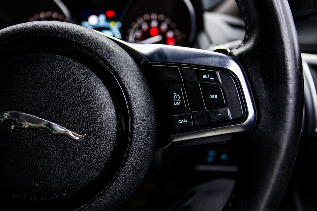 Used Jaguar F-Type 2019 for sale - 77583573: Photo 36