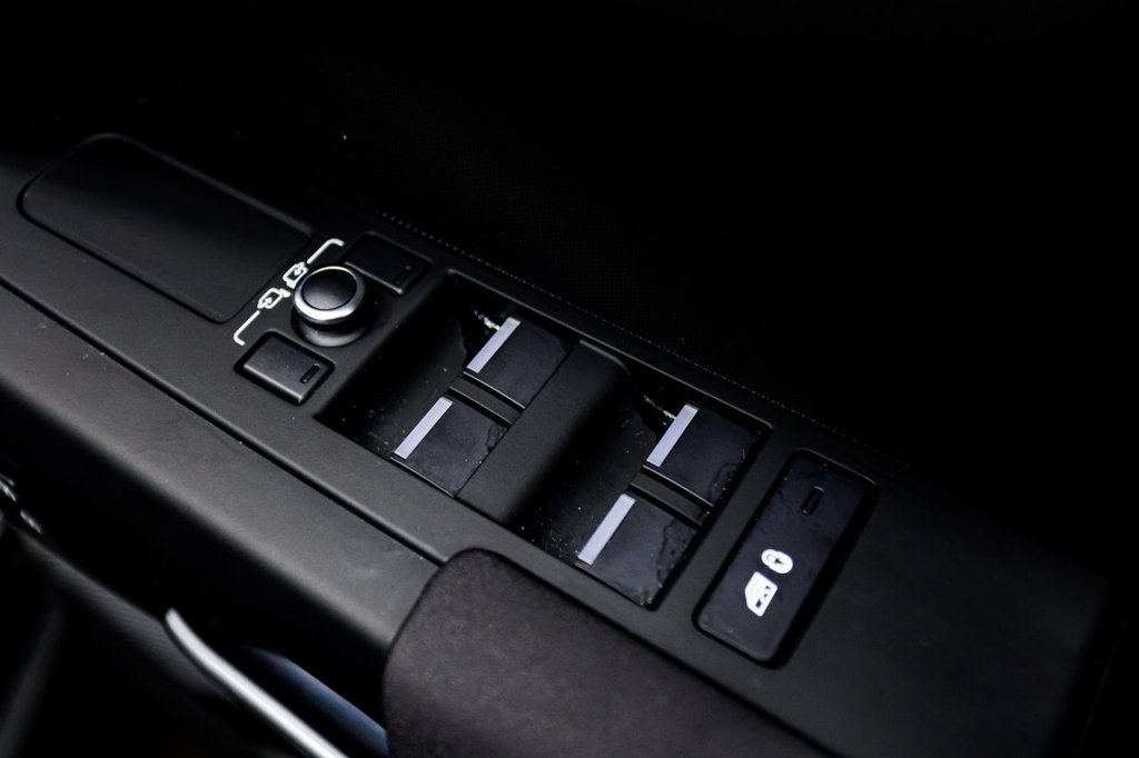 Used Land Rover Defender 2022 for sale - 77288280: Photo 32