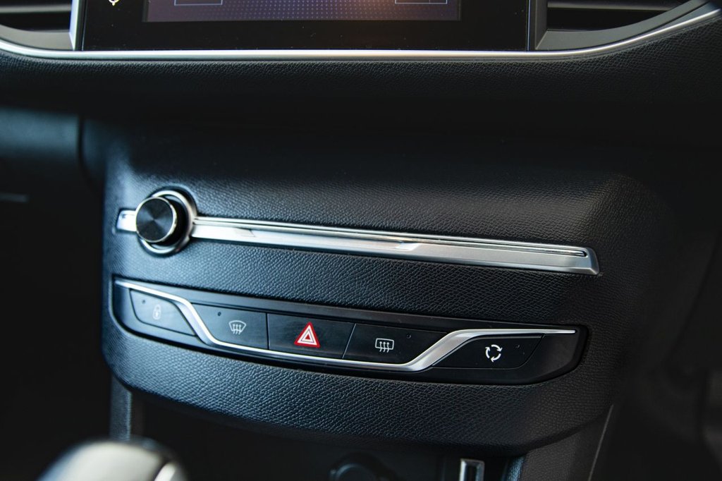 Used Peugeot 308 2017 for sale - 77835000: Photo 32