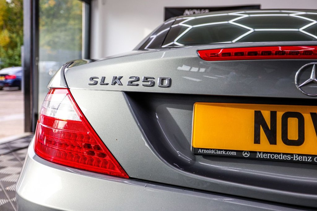 Used Mercedes-Benz SLK 2014 for sale - 76396080: Photo 14