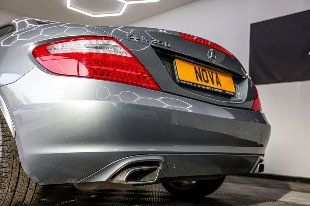 Used Mercedes-Benz SLK 2014 for sale - 76396080: Photo 16