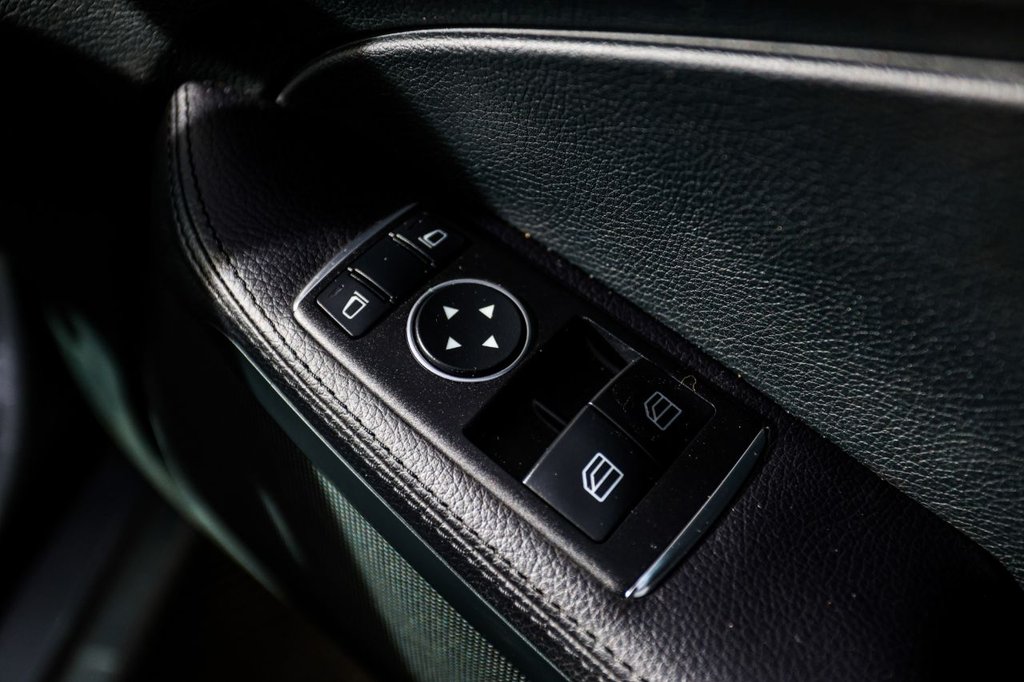 Used Mercedes-Benz SLK 2014 for sale - 76396080: Photo 27