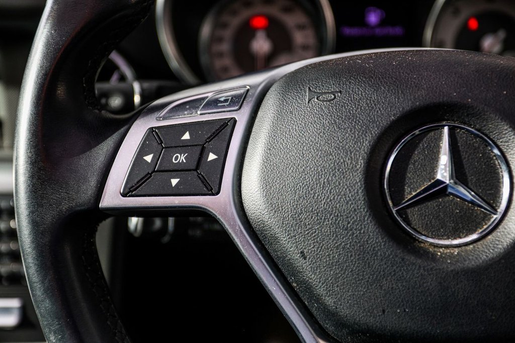 Used Mercedes-Benz SLK 2014 for sale - 76396080: Photo 33