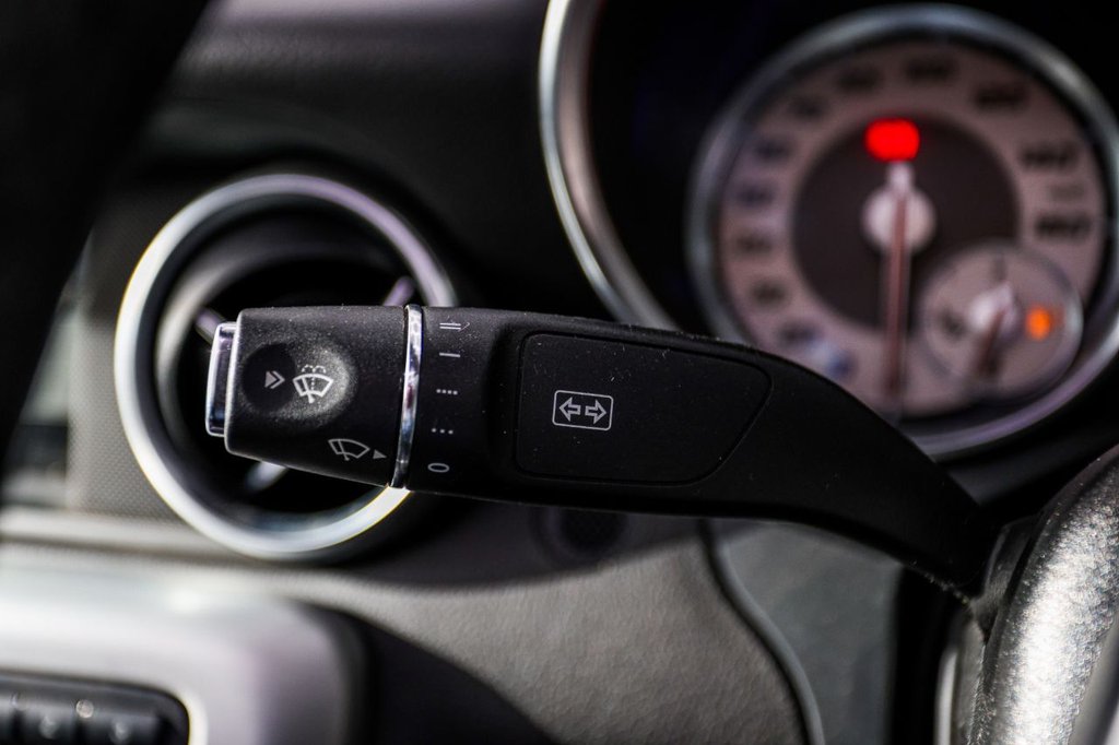 Used Mercedes-Benz SLK 2014 for sale - 76396080: Photo 35