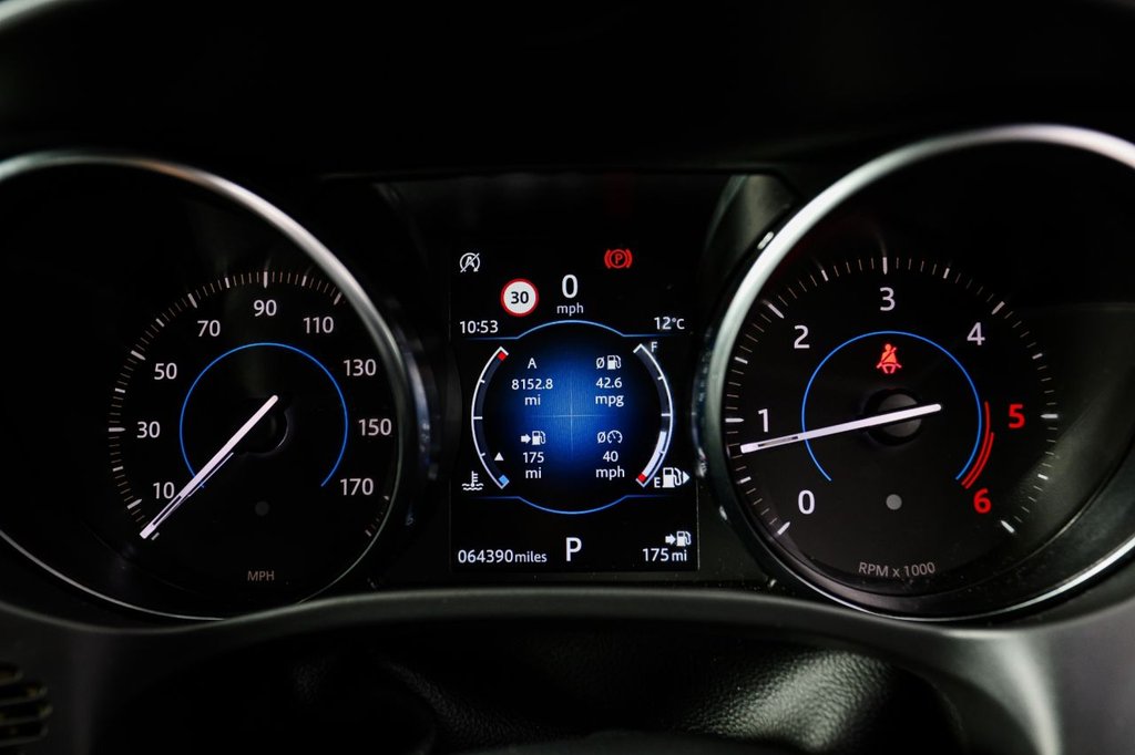 Used Jaguar F-Pace 2018 for sale - 76291815: Photo 41