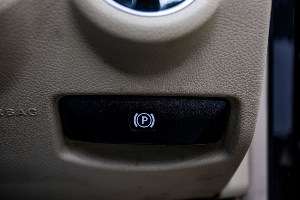 Used Mercedes-Benz E Class 2013 for sale - 77953027: Photo 40