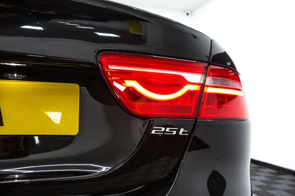 Used Jaguar XE 2018 for sale - 76582609: Photo 15