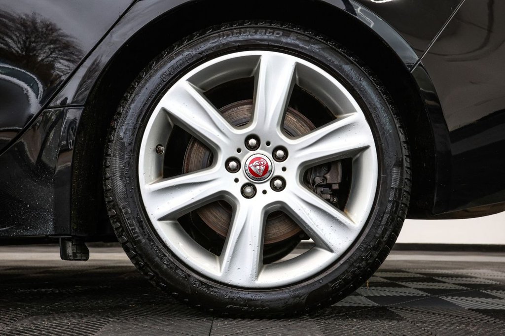 Used Jaguar XE 2018 for sale - 76582609: Photo 18