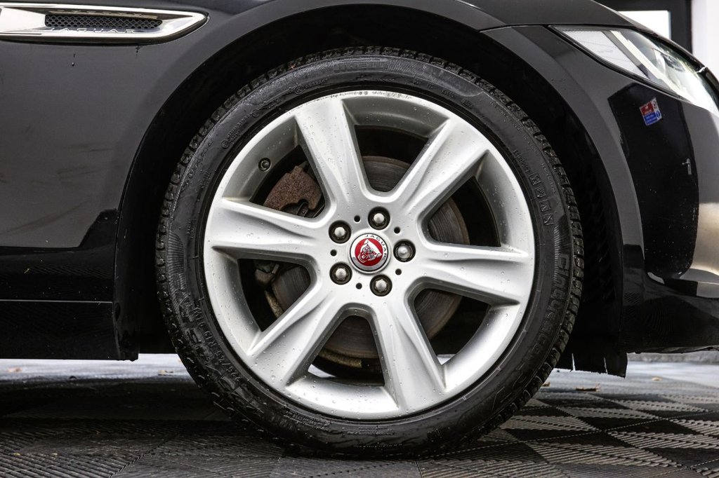 Used Jaguar XE 2018 for sale - 76582609: Photo 26