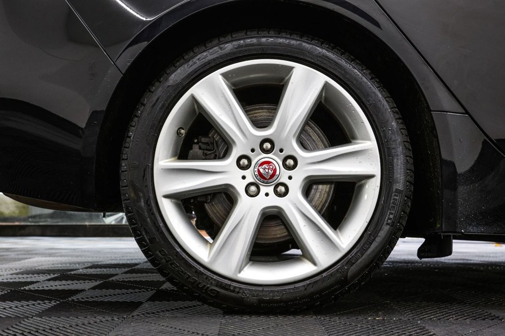 Used Jaguar XE 2018 for sale - 76582609: Photo 27