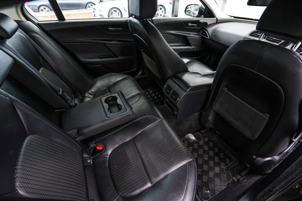 Used Jaguar XE 2018 for sale - 76582609: Photo 31