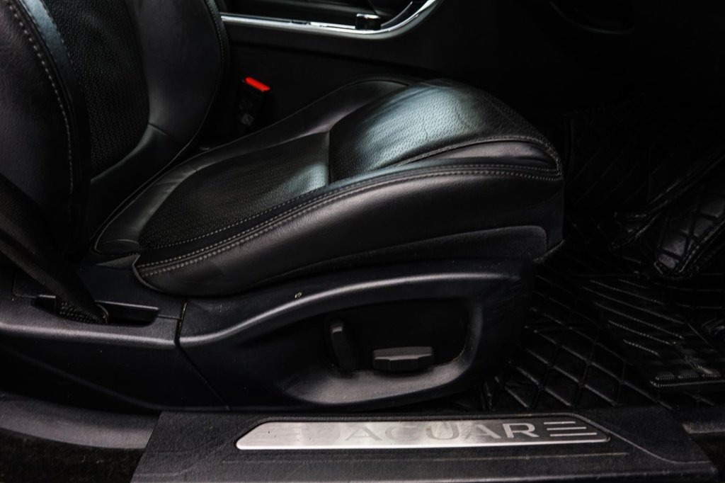 Used Jaguar XE 2018 for sale - 76582609: Photo 32