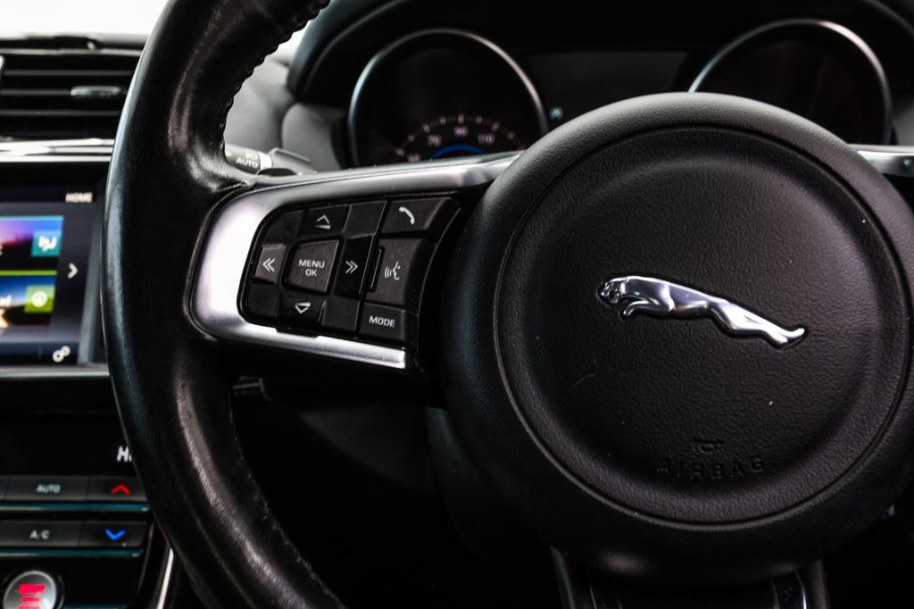 Used Jaguar XE 2018 for sale - 76582609: Photo 38