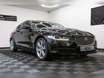 Used Jaguar XE 2018 for sale - 76582609: Photo