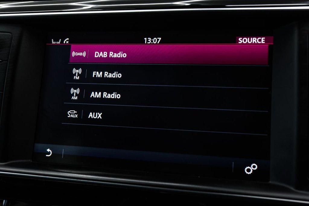 Used Jaguar XE 2018 for sale - 76582609: Photo 45