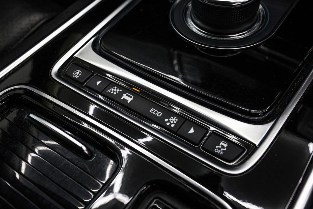 Used Jaguar XE 2018 for sale - 76582609: Photo 49