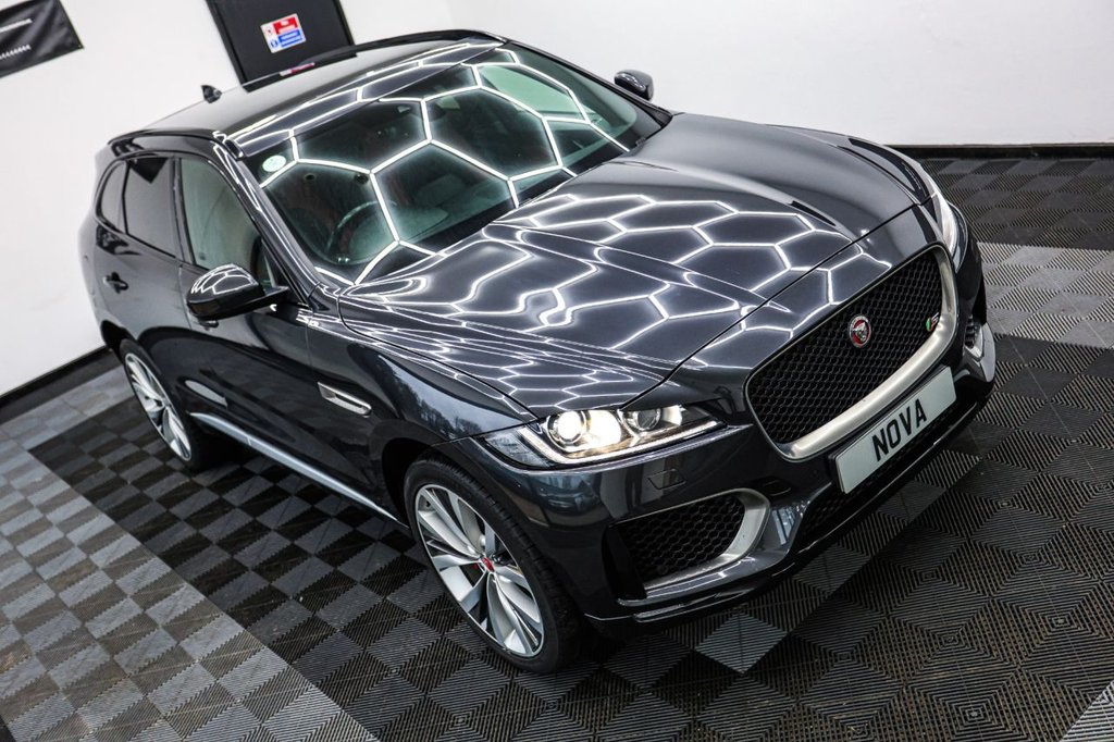 Used Jaguar F-Pace 2017 for sale - 77288241: Photo 4