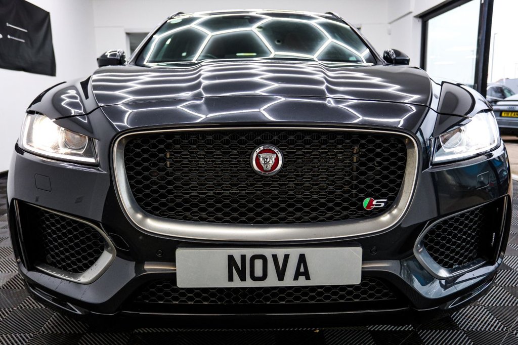 Used Jaguar F-Pace 2017 for sale - 77288241: Photo 8