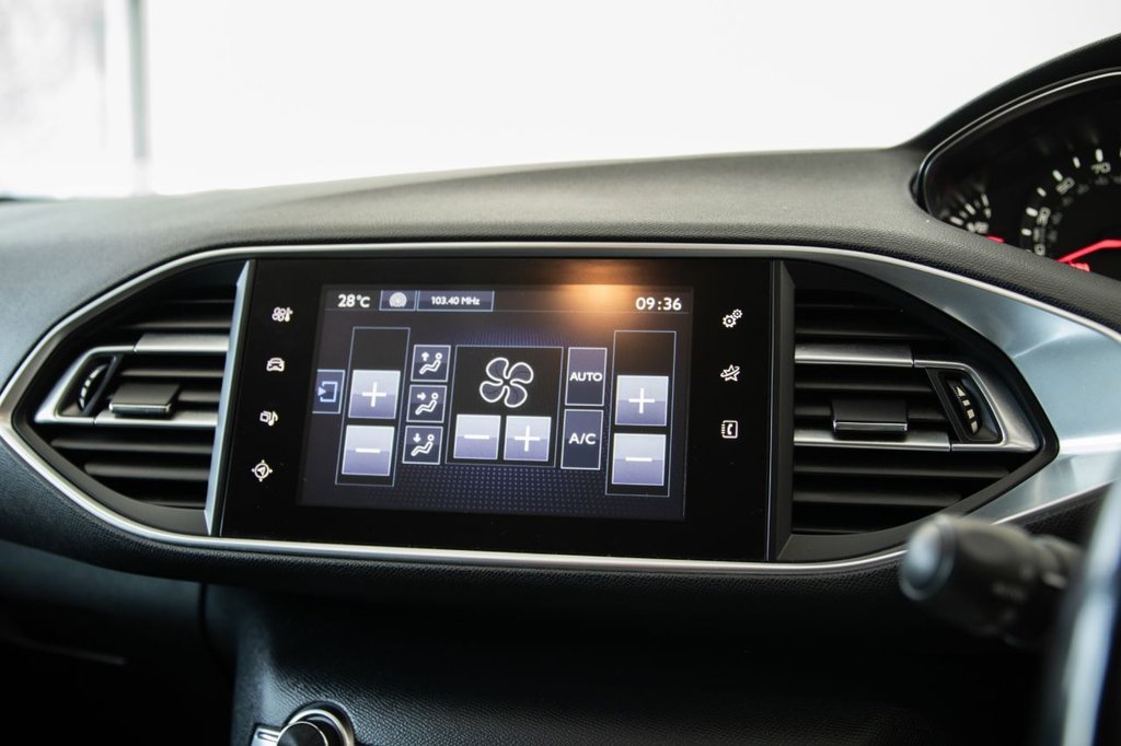 Used Peugeot 308 2017 for sale - 77976680: Photo 31