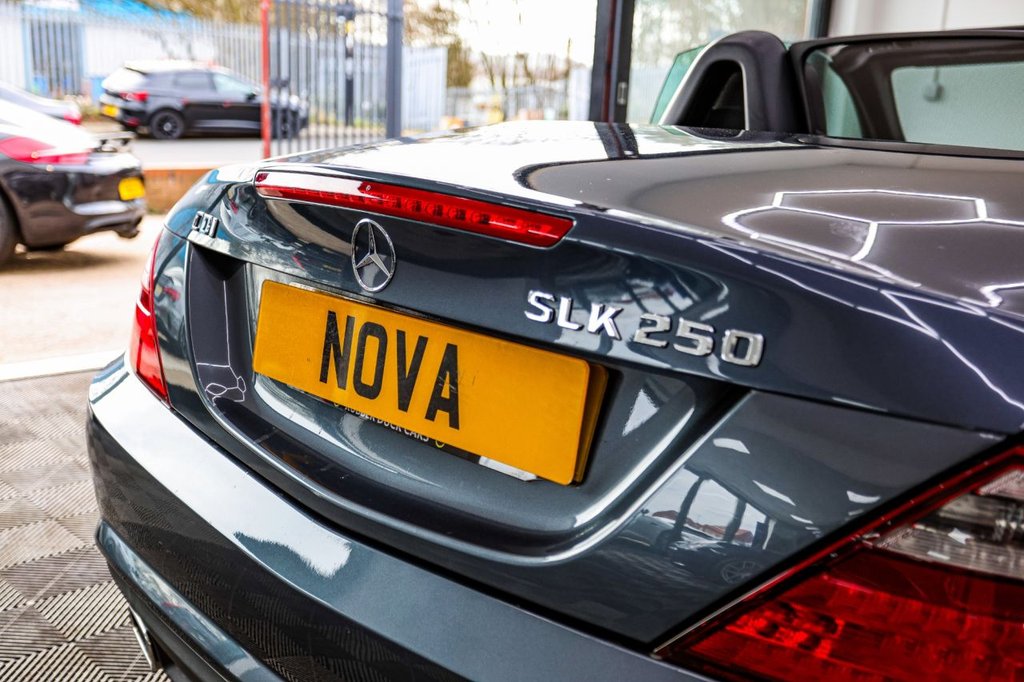 Used Mercedes-Benz SLK 2012 for sale - 77636768: Photo 13