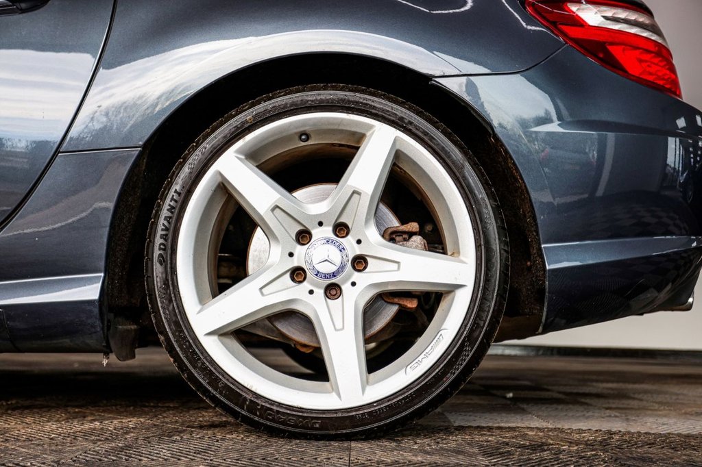 Used Mercedes-Benz SLK 2012 for sale - 77636768: Photo 15