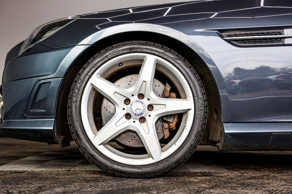 Used Mercedes-Benz SLK 2012 for sale - 77636768: Photo 16