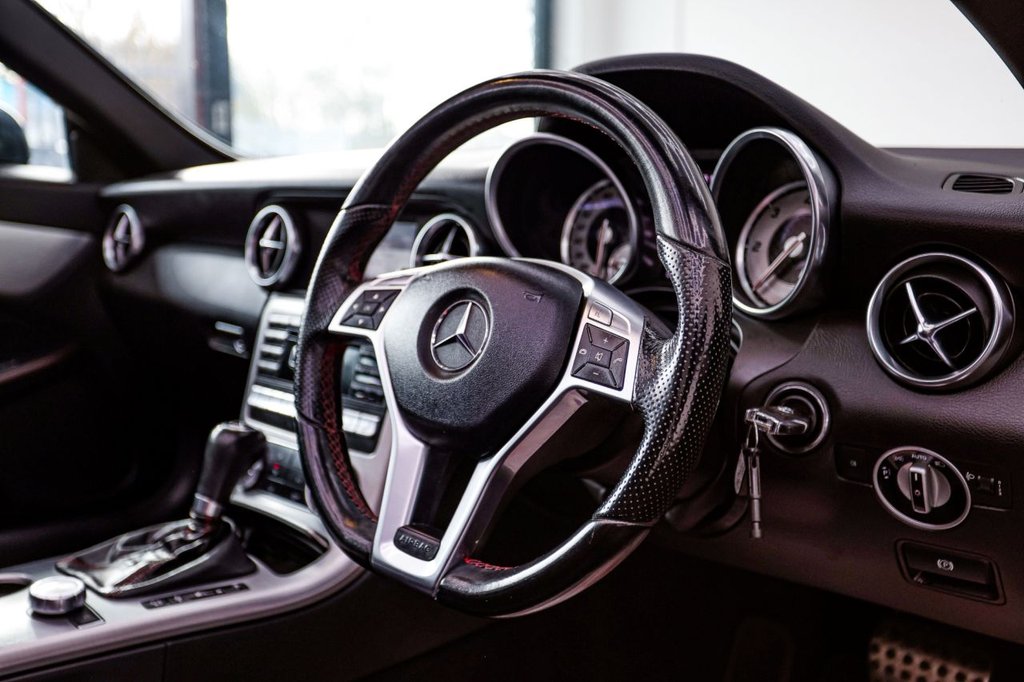 Used Mercedes-Benz SLK 2012 for sale - 77636768: Photo 32