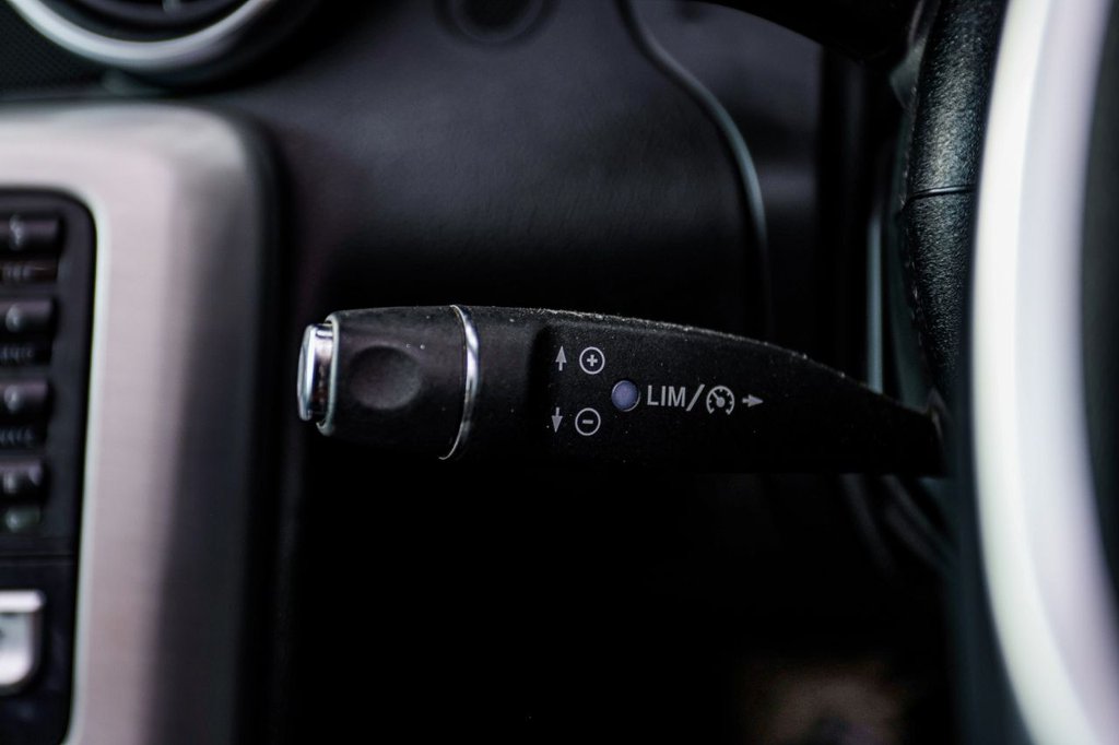 Used Mercedes-Benz SLK 2012 for sale - 77636768: Photo 37