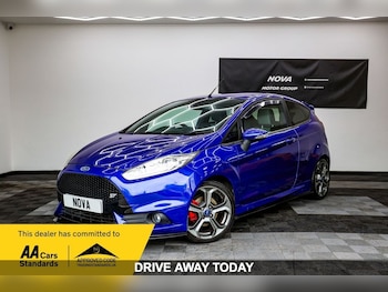 Used Ford Fiesta 2015 for sale - 77981610: Photo