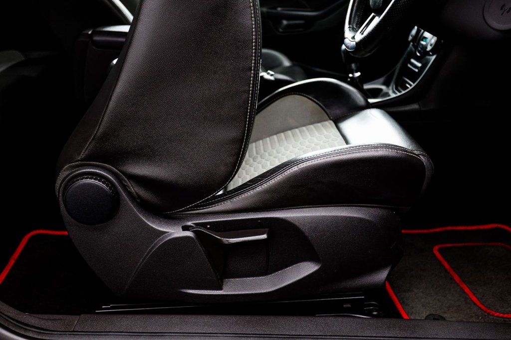 Used Ford Fiesta 2015 for sale - 77981610: Photo 28