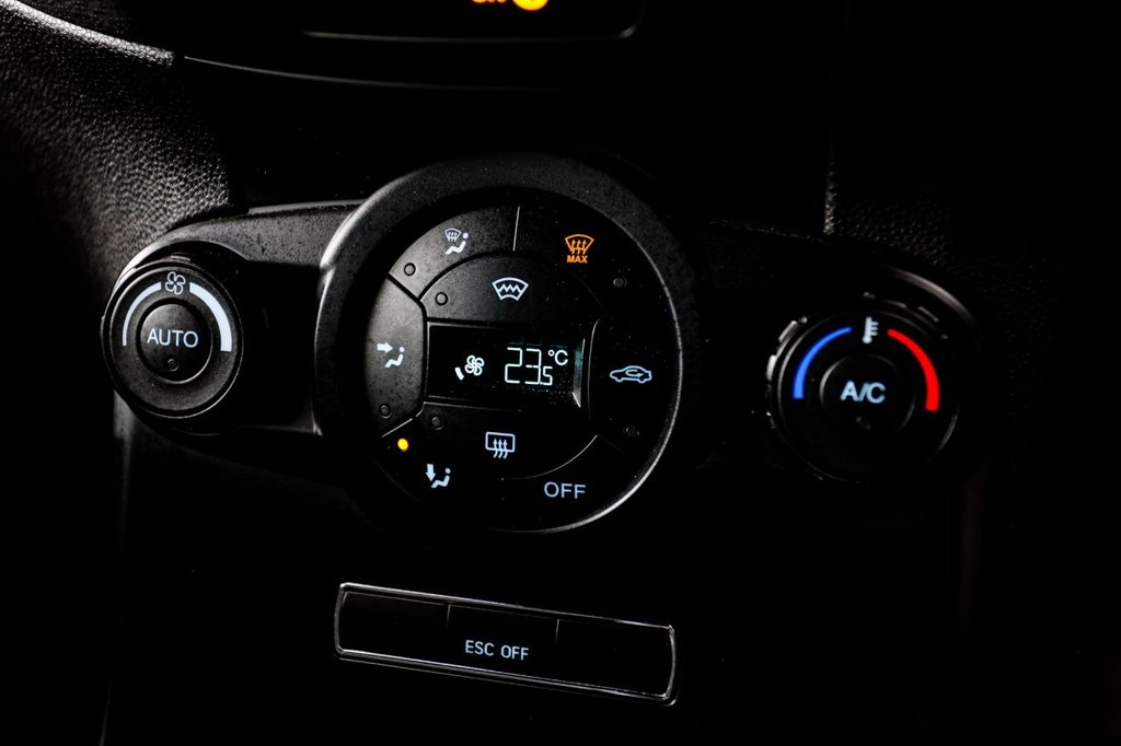 Used Ford Fiesta 2015 for sale - 77981610: Photo 43