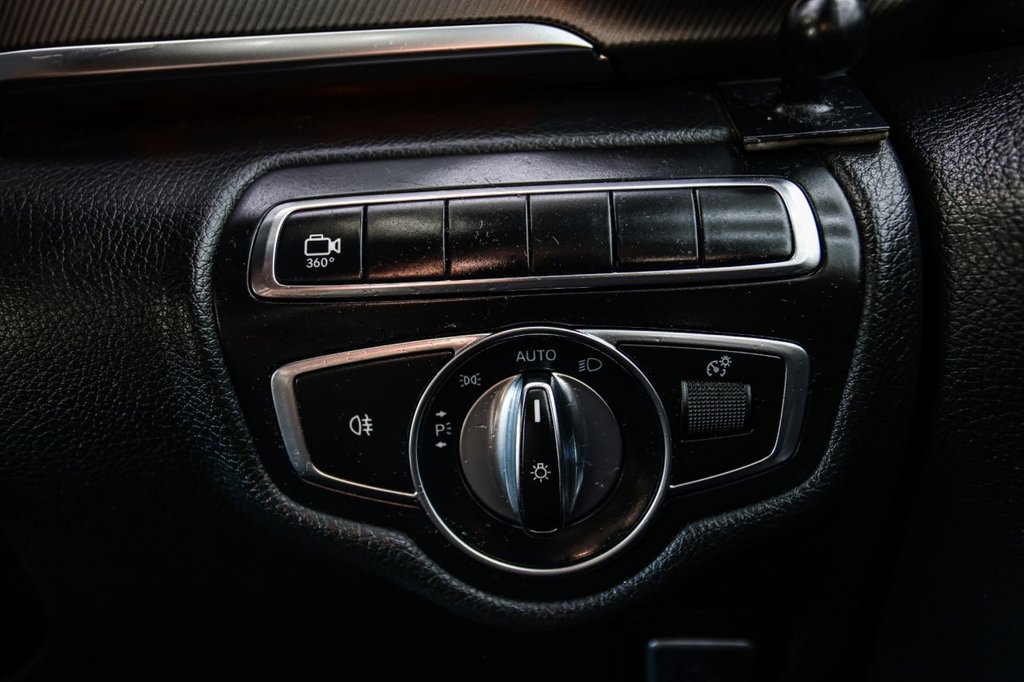 Used Mercedes-Benz V-Class 2017 for sale - 77636786: Photo 36