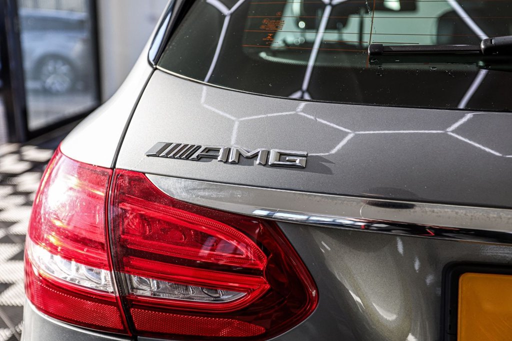 Used Mercedes-Benz C Class 2015 for sale - 76867961: Photo 15