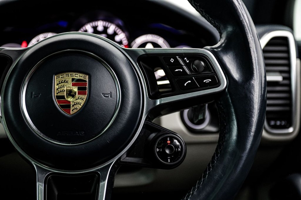 Used Porsche Cayenne 2019 for sale - 76923723: Photo 38
