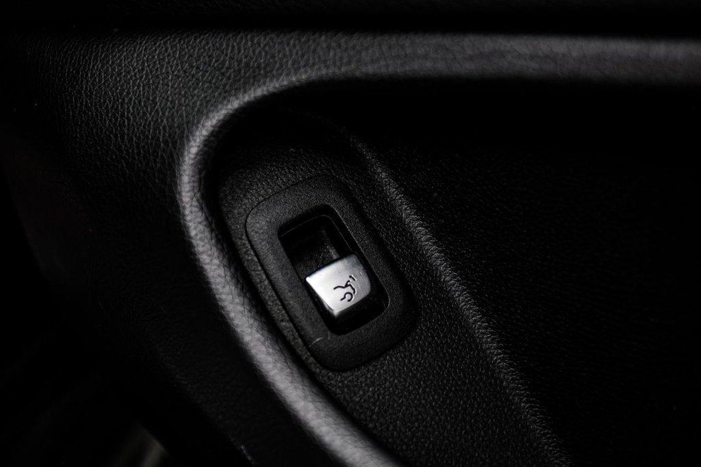 Used Mercedes-Benz C Class 2016 for sale - 77477231: Photo 32