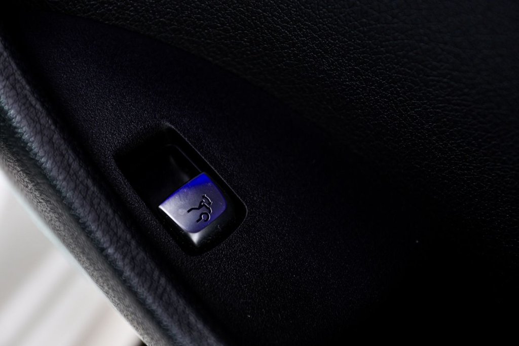 Used Mercedes-Benz E Class 2018 for sale - 76406914: Photo 35