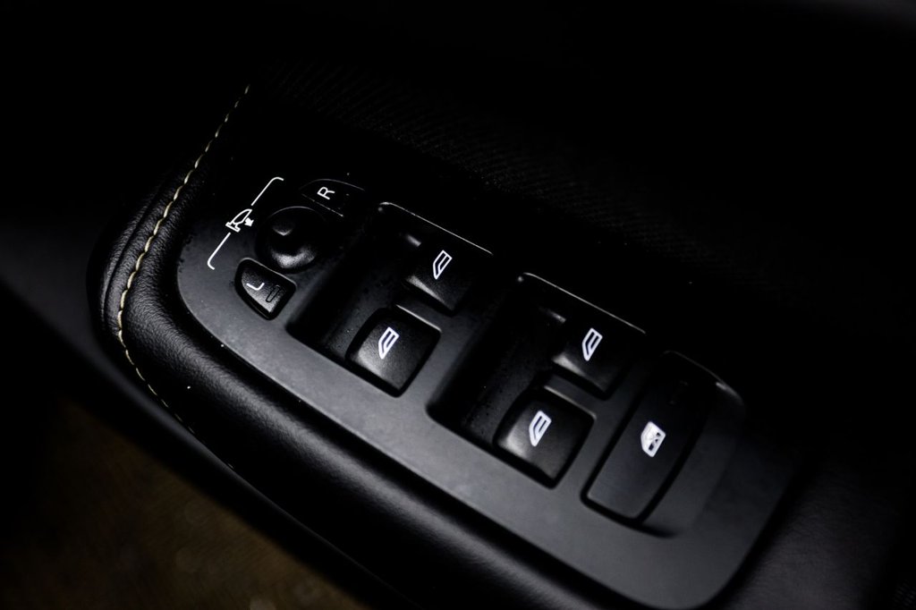 Used Volvo XC60 2021 for sale - 77302625: Photo 31