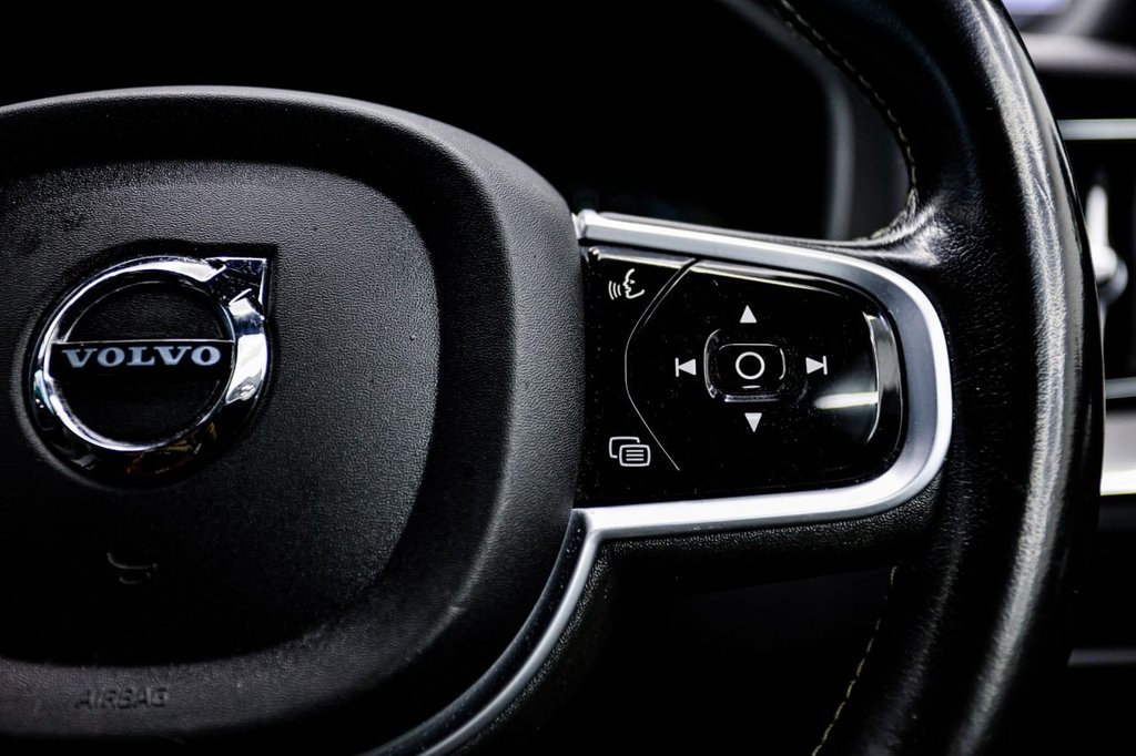 Used Volvo XC60 2021 for sale - 77302625: Photo 36