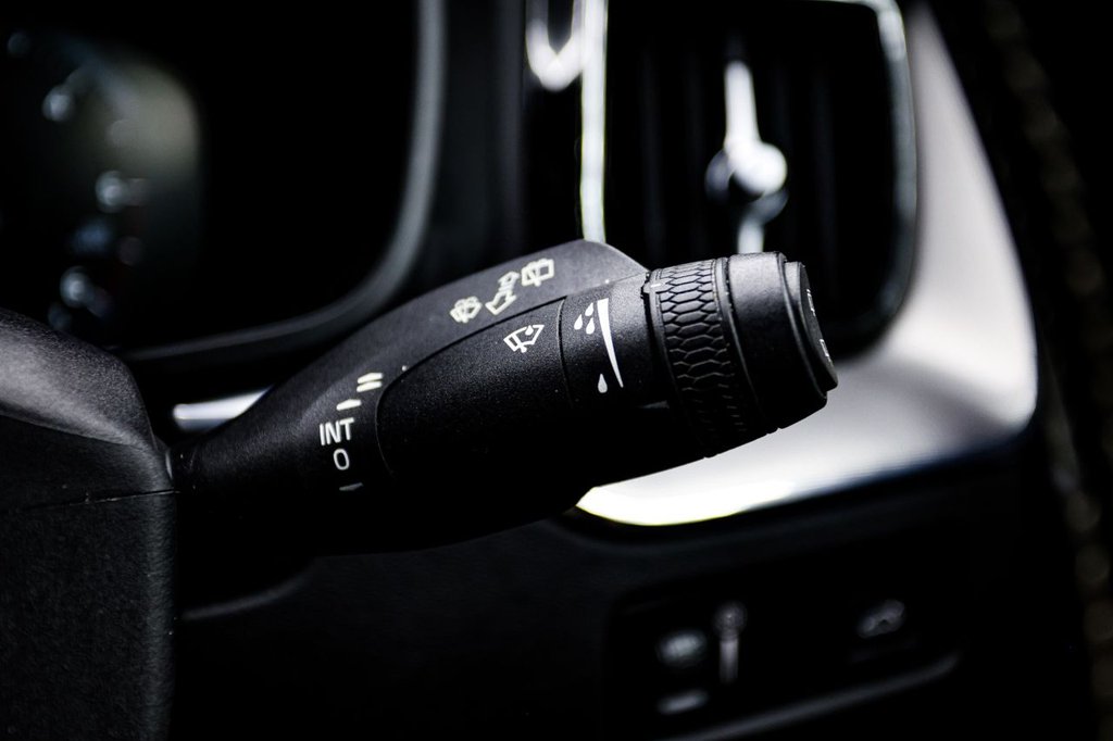 Used Volvo XC60 2021 for sale - 77302625: Photo 38