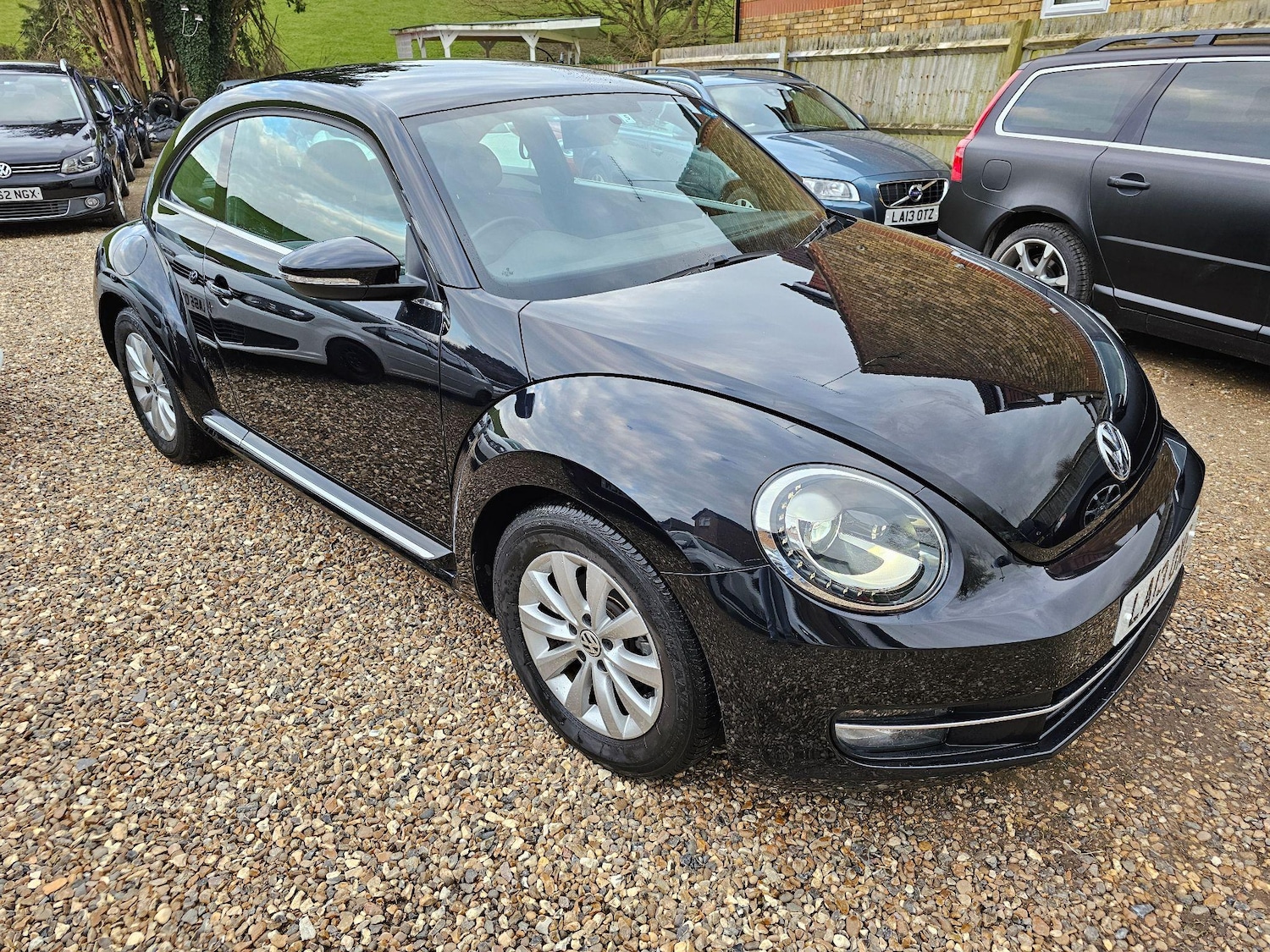 Used Volkswagen Beetle 2024 for sale - 76336694: Photo 2