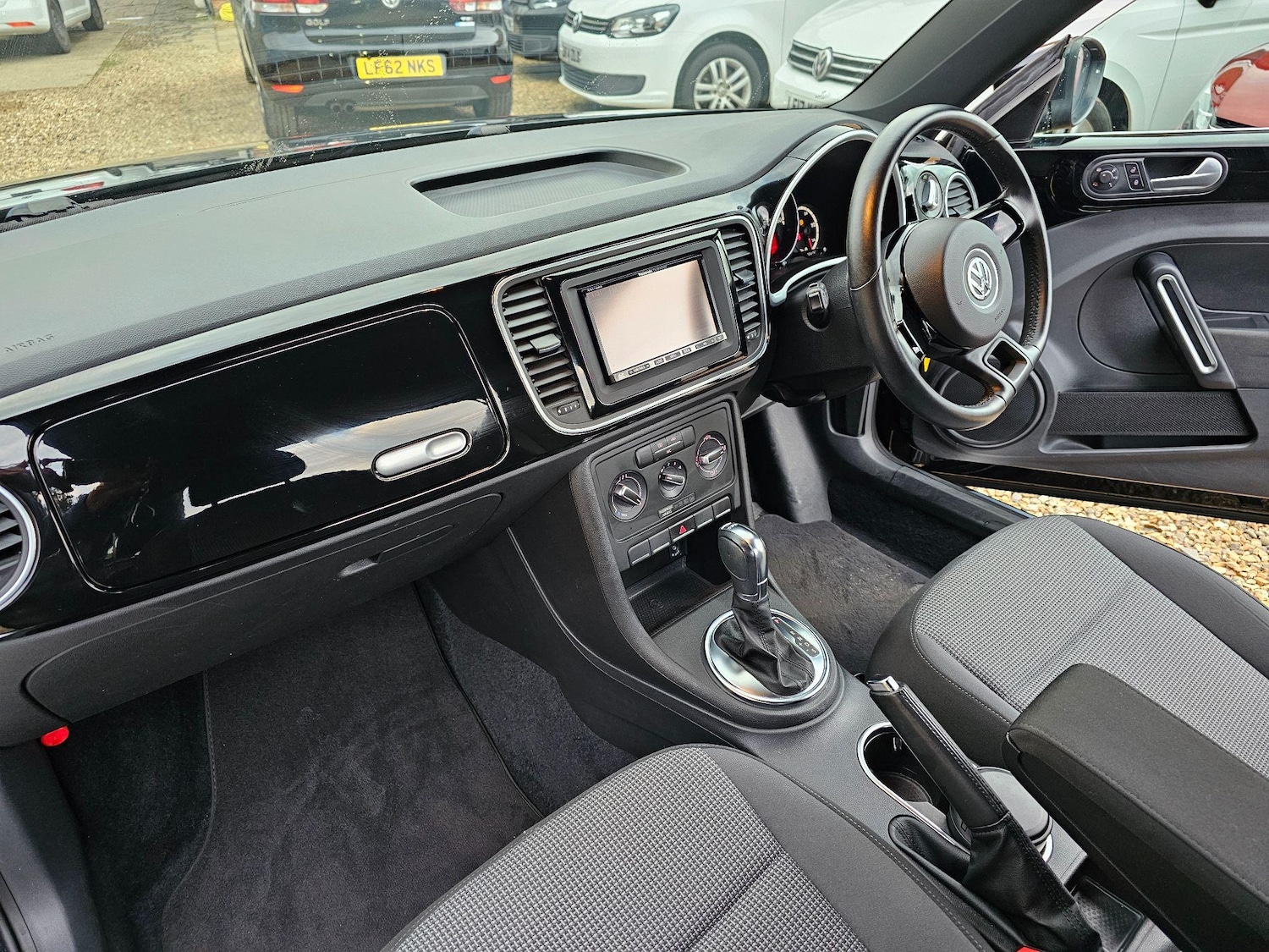 Used Volkswagen Beetle 2024 for sale - 76336694: Photo 30